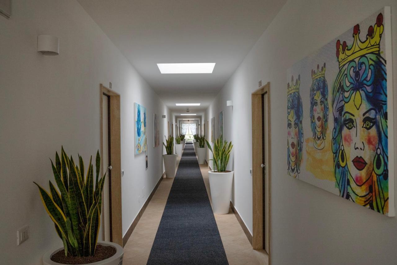 Oasi Smart Rooms Калтанисета Екстериор снимка